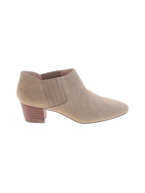 1 shoe size - 8