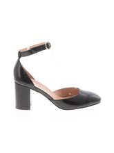 1 shoe size - 8