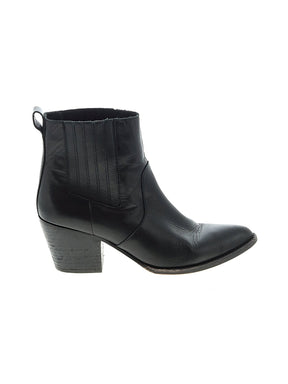 1 shoe size - 9