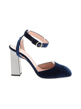 1 shoe size - 11