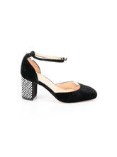1 shoe size - 8