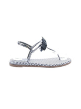 1 shoe size - 7
