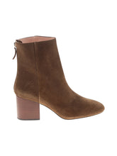 1 shoe size - 9