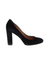 1 shoe size - 9