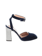1 shoe size - 8
