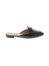 1 shoe size - 11