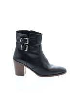 1 shoe size - 9