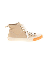 1 shoe size - 8