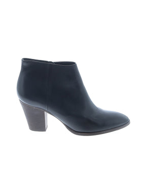 1 shoe size - 9