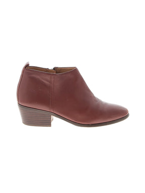 1 shoe size - 8