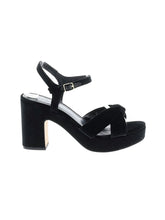 1 shoe size - 7