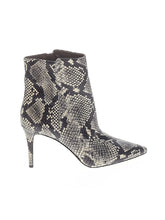 1 shoe size - 10
