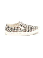1 shoe size - 7