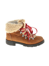 1 shoe size - 8