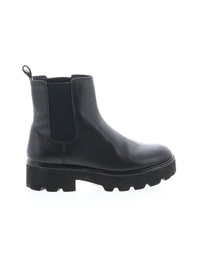 1 shoe size - 8