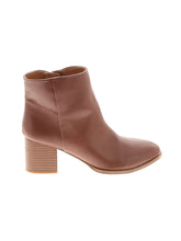 1 shoe size - 8