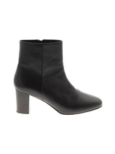 1 shoe size - 9