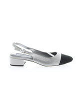 1 shoe size - 9