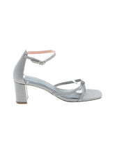 1 shoe size - 9