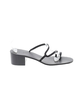 1 shoe size - 11