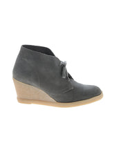 1 shoe size - 8