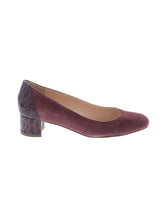 1 shoe size - 8