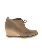 1 shoe size - 8