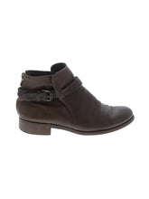 1 shoe size - 8