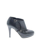1 shoe size - 8