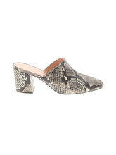 1 shoe size - 8 1/2