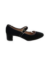 1 shoe size - 11