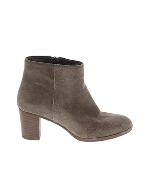 1 shoe size - 6 1/2
