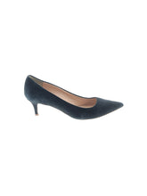 1 shoe size - 8