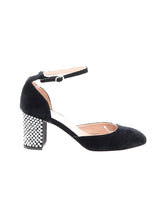 1 shoe size - 9 1/2