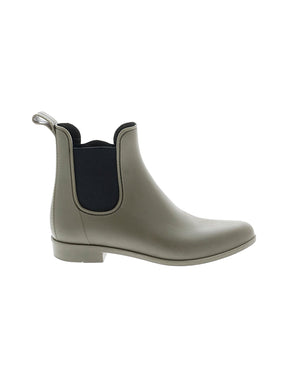 1 shoe size - 8
