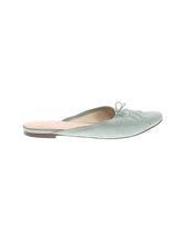 1 shoe size - 8