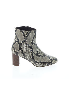 1 shoe size - 7