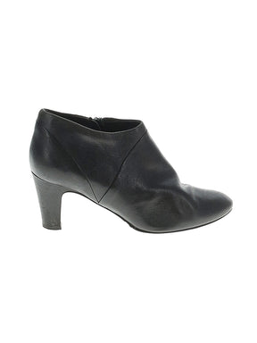 1 shoe size - 8 1/2