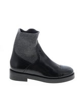 1 shoe size - 9