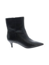 1 shoe size - 8