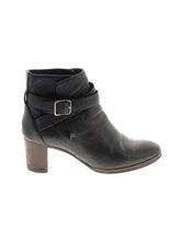 1 shoe size - 7 1/2