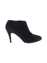 1 shoe size - 9