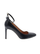 1 shoe size - 8