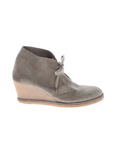 1 shoe size - 8(Estimated)