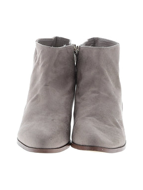 2 shoe size - 9 1/2
