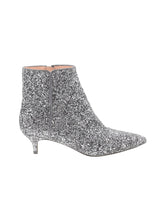 1 shoe size - 8
