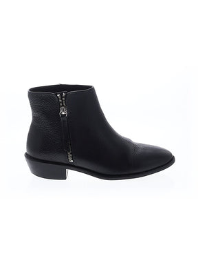 1 shoe size - 7