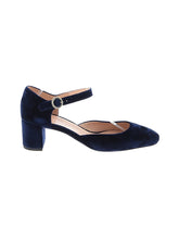 1 shoe size - 10