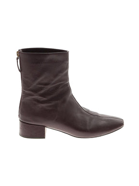 1 shoe size - 8