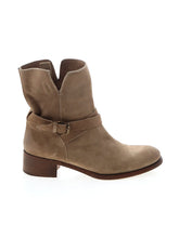 1 shoe size - 8